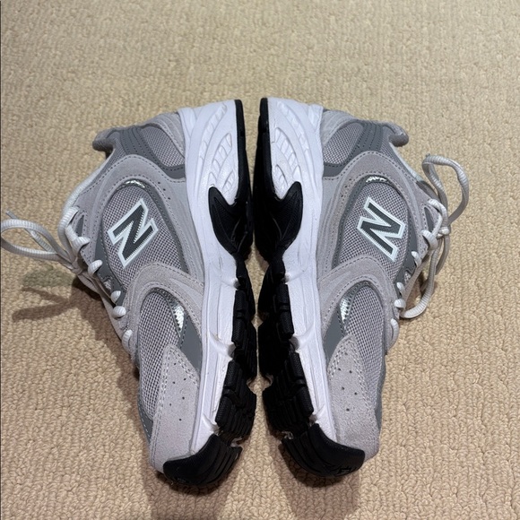 New Balance 530 - Picture 4 of 8